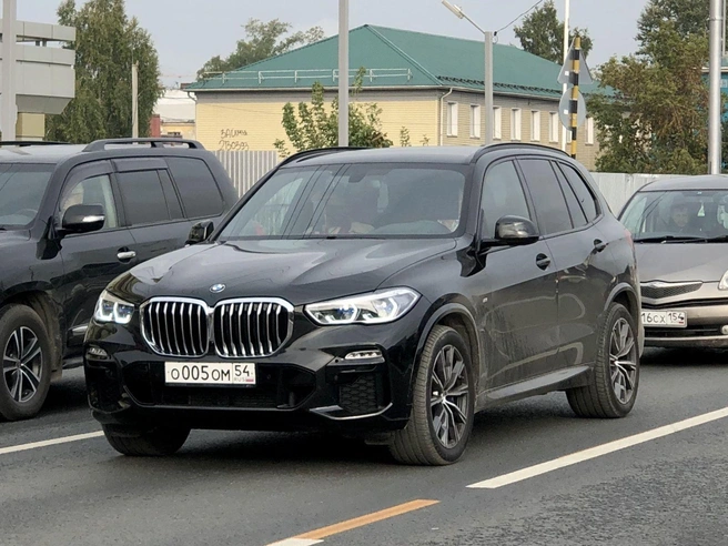 Последний раз 005 видели на BMW X5 | Источник: Nomerogram.ru