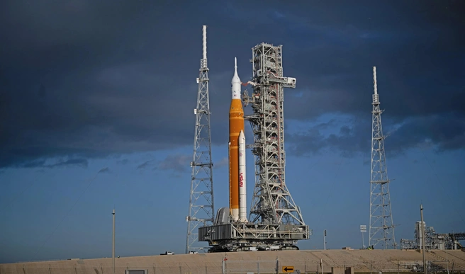 Ракета NASA вернулась на стартовую площадку для подготовки к запуску лунной миссии. Ждать осталось немного | Источник: NASA