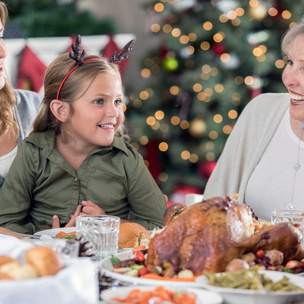 Особенности рождественского ужина во Франции: традиции и яркая символика