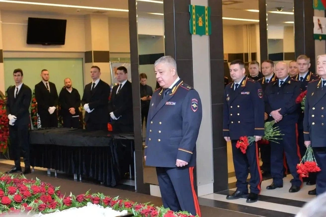 Московские полицейские попрощались с погибшими коллегами из ДПС | Источник: Госавтоинспекция Москвы / T.me