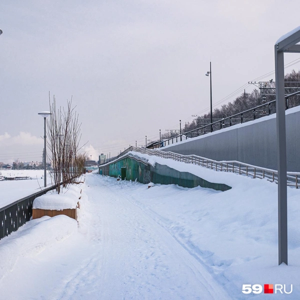 Спуск для колясок завален | Источник: Тимофей Калмаков / 59.RU