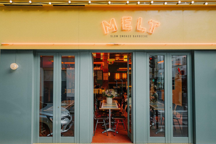 Винтаж и неон: кафе Melt в Париже