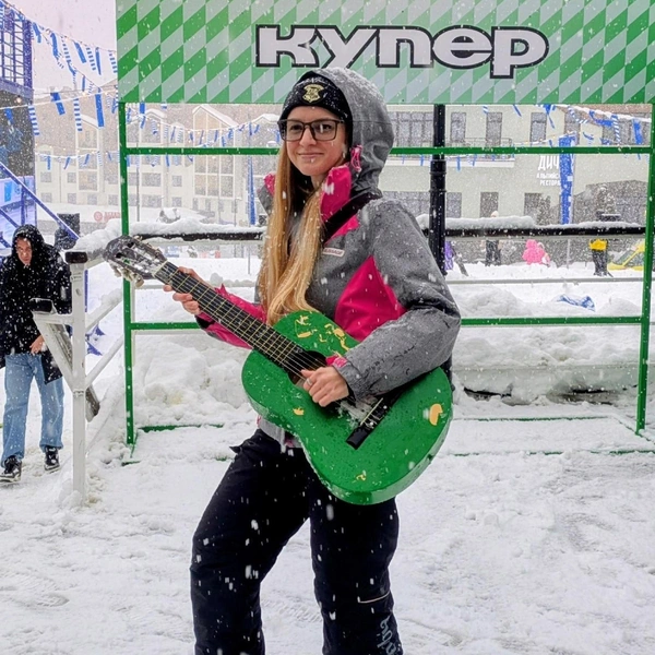 Зеленый акцент в белой мгле | Источник: Оксана Витязь