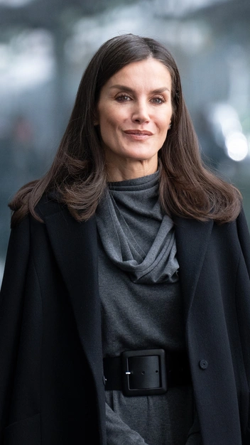 Берите уроки стиля у королевы Летиции — она знает рецепты элегантного образа | marieclaire.ru