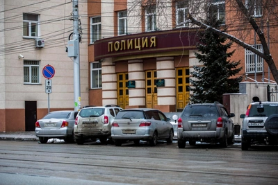 Police Detain Novosibirsk Residents in 12-Hour Cash-Out Probe