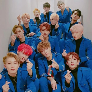 Группа SEVENTEEN присоединилась к Weverse