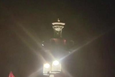 Dim Torches on Rostral Columns Explained