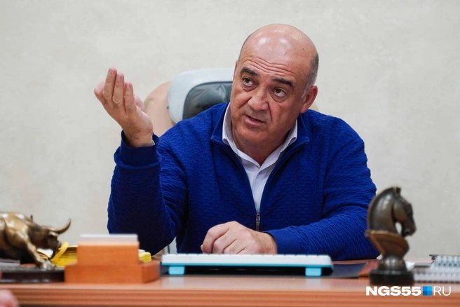 Олег Золотов не понимает, куда идут деньги от инфраструктурного сбора | Источник: Елена Латыпова / NGS55.RU