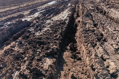«Не поможет ничего»: дорога в глубинке Башкирии в ужасном состоянии