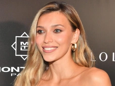 Тодоренко вышла из декрета спустя месяц после родов, Боня показывает неидеальные ноги и говорит о старости: соцсети звезд