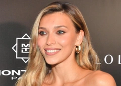 Тодоренко вышла из декрета спустя месяц после родов, Боня показывает неидеальные ноги и говорит о старости: соцсети звезд