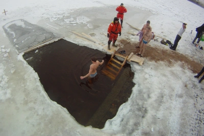 Роспотребнадзор Оренбуржья предостерегает от купания в проруби