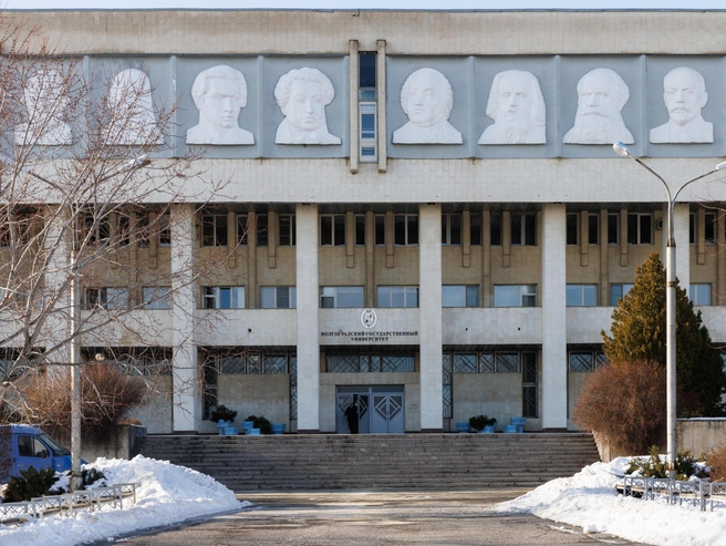 Суд отклонил требования экс-преподавателя о восстановлении на работе и выплате 30 миллионов рублей компенсации. | Источник: Алексей Волхонский / V1.RU