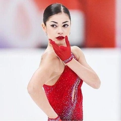 Звезда Олимпиады — 2026: что известно о российской фигуристке Аделии Петросян