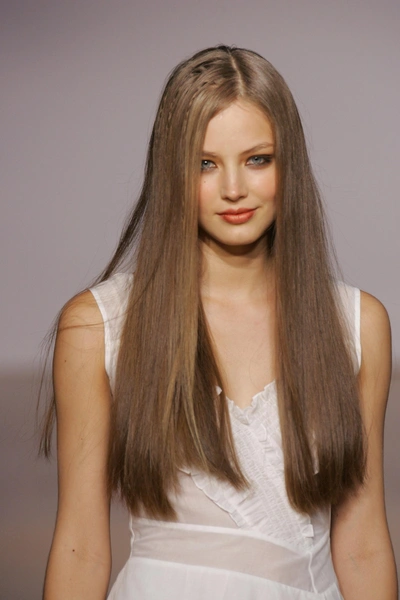 Руслана Коршунова на показе Morgane Le Fay, Неделя моды, весна 2006 г. | Источник: Randy Brooke/Getty Images