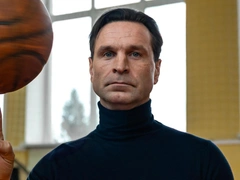 «Я тоже во многом завидую ему. Он обладает большей свободой»: Виктор Добронравов о соперничестве с братом и поддержке отца