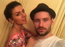 Дочери Анны Седоковой приняли в семью ее нового бойфренда