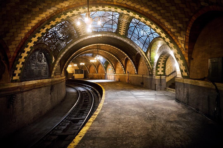 Топ-10 самых необычных метро мира
