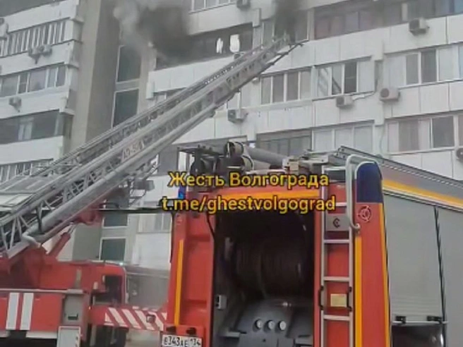 Возгорание произошло в квартире на проспекте Жукова, 106. | Источник: Жесть Волгограда / Telegram