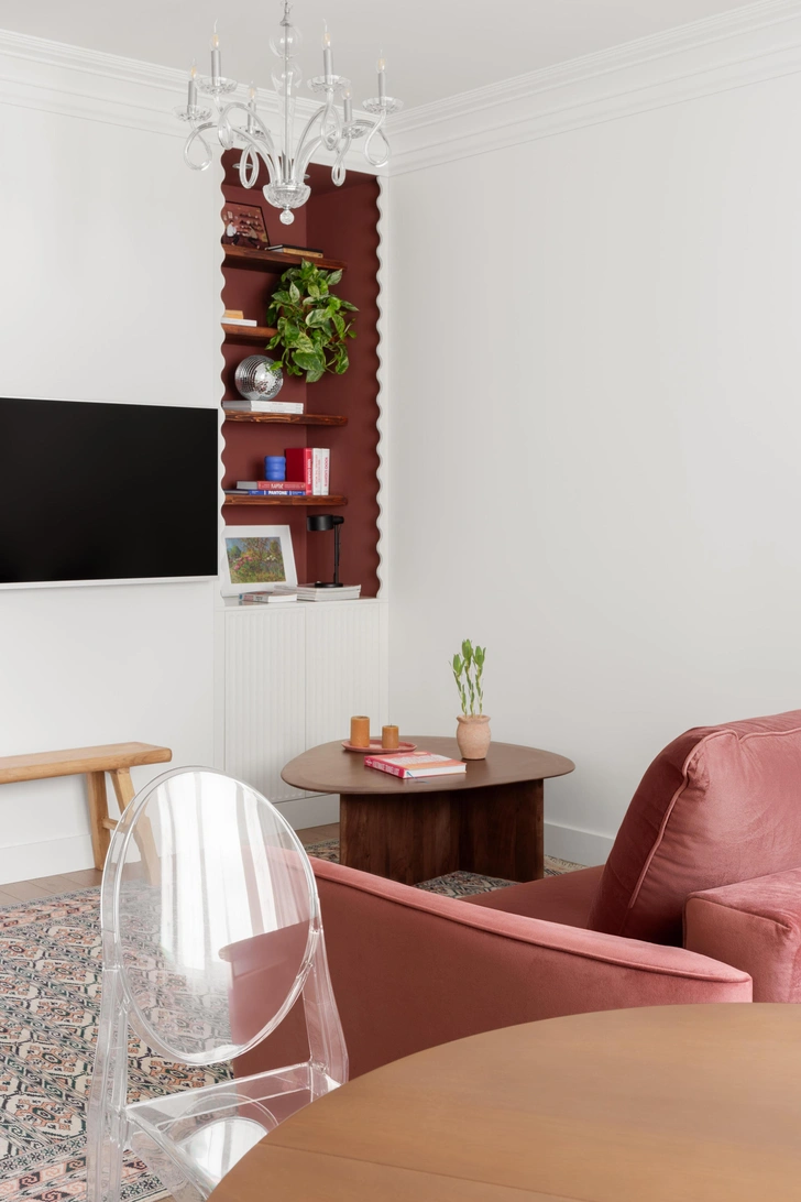 Столик, Zara home. | Источник: Роман Якунин и София Кленова. Стиль: Евгения Мараськова-Григорянц