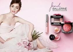 Лили Коллинз в образе балерины для Lancôme