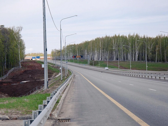 Үстел үстіндегі лесбияндық секс Оралдағы үштік, Қазақстан