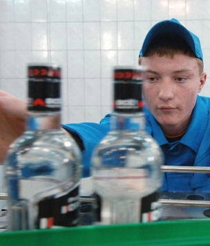 Из чего в России на самом деле делают водку?