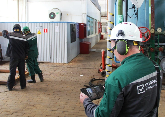 Мобильное наблюдение позволяет контролировать соблюдение требований промышленной безопасности и охраны труда | Источник: «Уралхим»