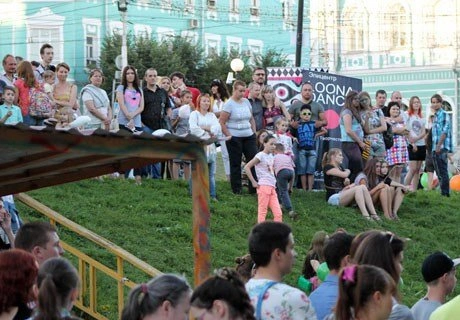 Уличные музыканты сыграли для рязанцев на Подбелке | ya62.ru