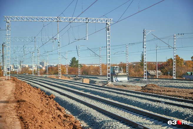 …а на ж/д путях&nbsp;— щебенку | Источник: Роман Данилкин / 63.RU 