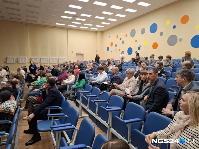 Местами зал ощутимо пустовал  | Источник: Татьяна Зарва / NGS24.RU 
