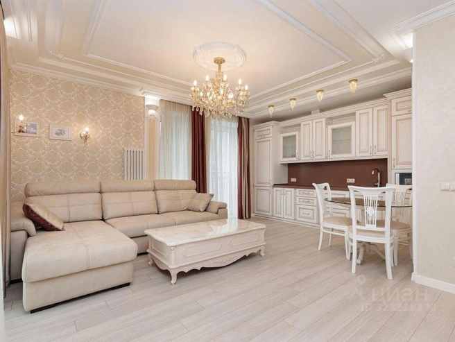 Площадь кухни равна 25 квадратным метрам | Источник: Агентство недвижимости «Леся Александровна»