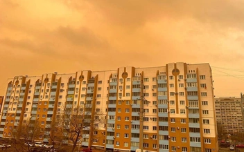 Благовещенск превратился в «Дюну», небо в Амурской области стало оранжевым: что произошло?