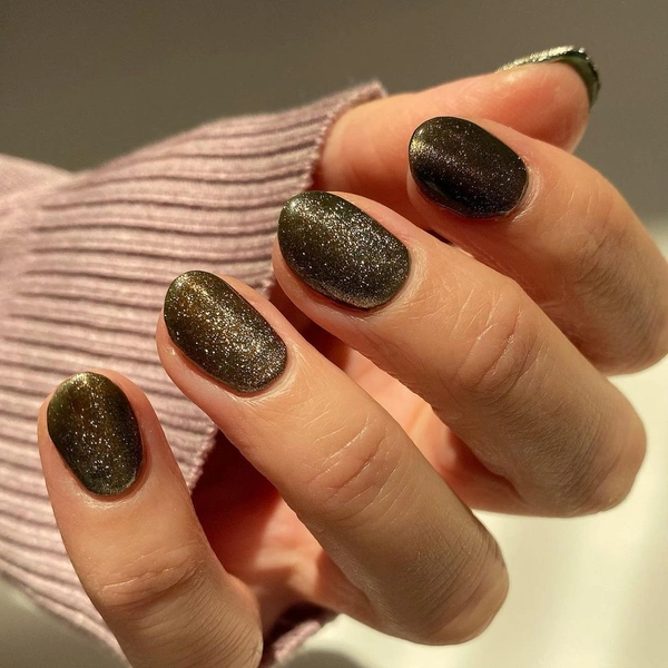 Velvet nails: идеальный сияющий маникюр на лето