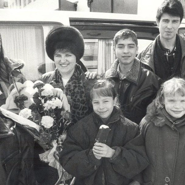 Галина и Олег Турышевы из села Покча Чердынского района с родными и приемными детьми | Источник: Госархив Пермского края