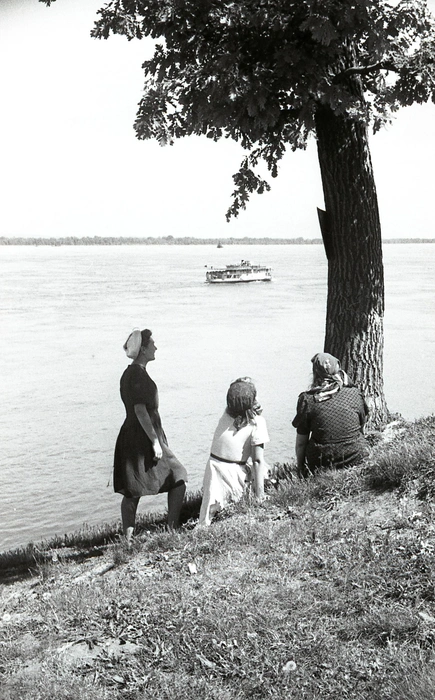 Три девицы на берегу, 30 мая 1948 года | Источник: фотофонд Самарского областного госархива социально-политической истории