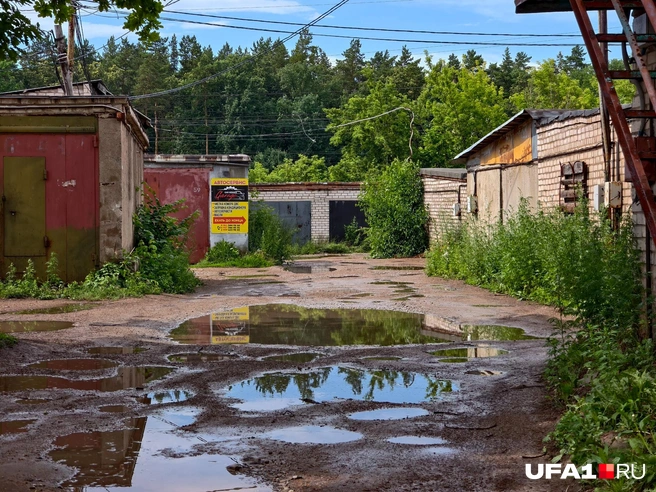 После дождя по классике полно луж | Источник: Булат Салихов / UFA1.RU