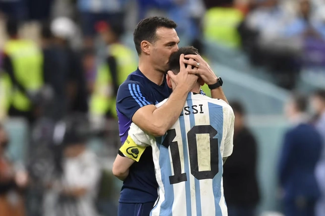 Лионель Скалони и Лионель Месси  | Источник: Fifa.сom