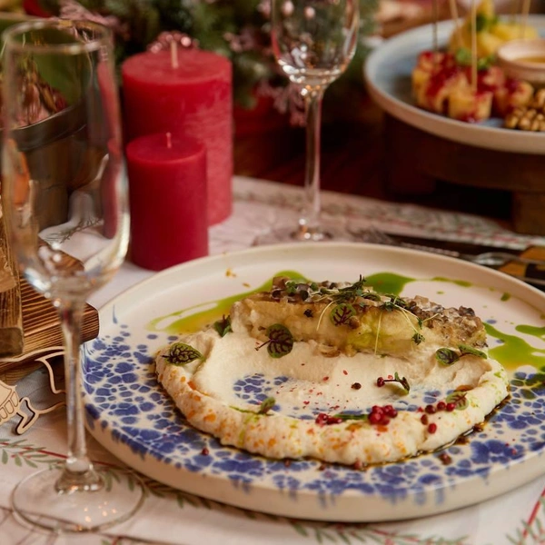 Повара готовят с любовью к гостям | Источник: «Дружба»