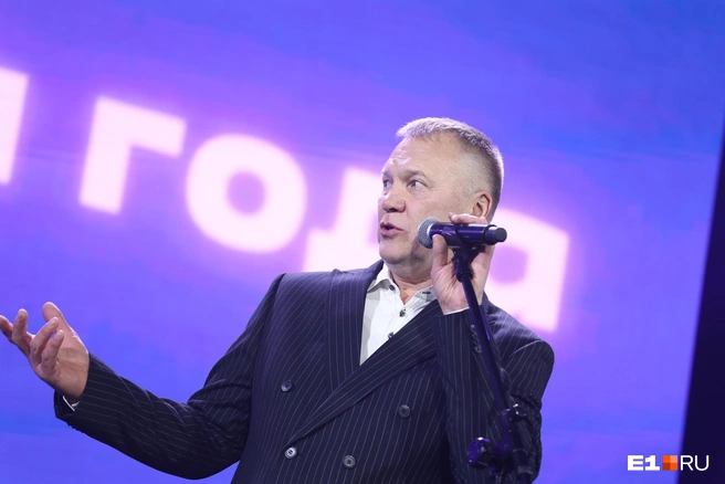 Актёр решил не хвалить свой уральский характер, стоя рядом с таким героем как Саид | Источник: Владислав Лоншаков / E1.RU