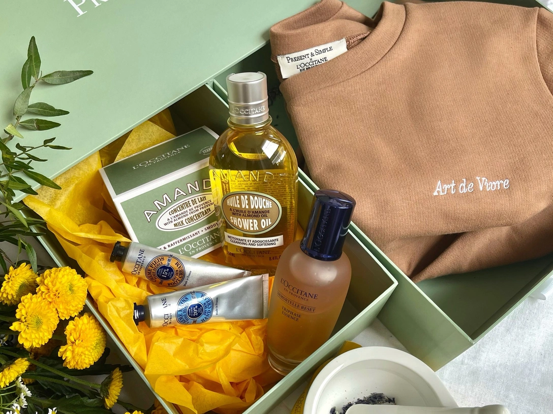 Art de vivre: что нужно знать о новой коллаборации Present&Simple и L’Occitane | marieclaire.ru