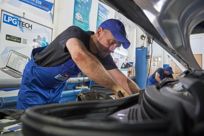 ‘It’s scary to drive’: Omsk residents avoid car repairs