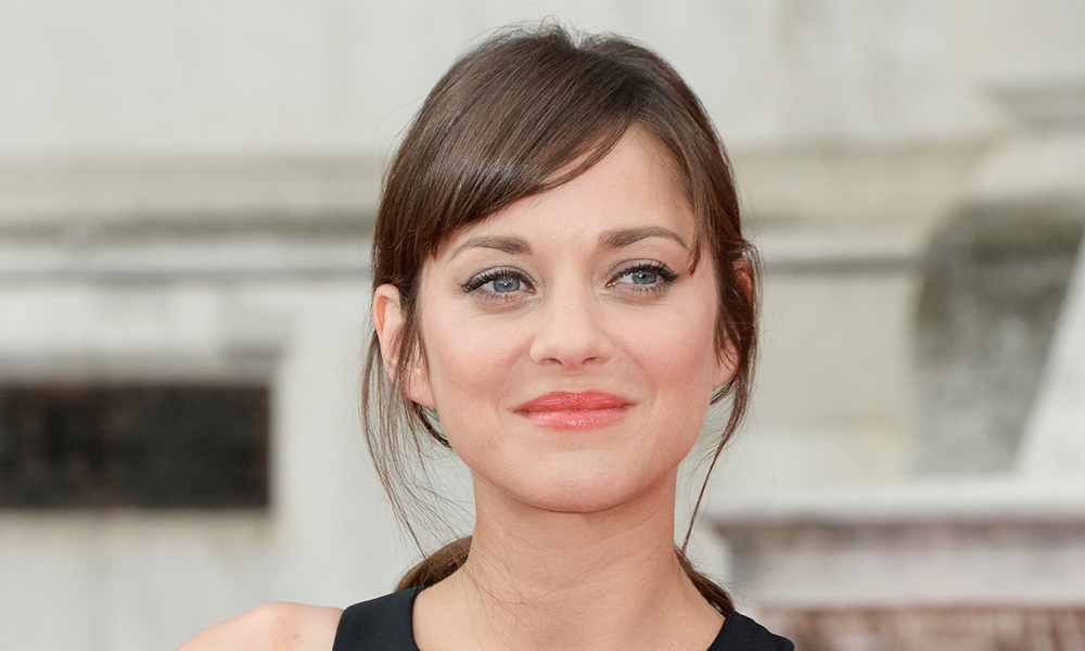 Образ дня: Марион Котийяр в Christian Dior (8 августа 2014) | MARIECLAIRE