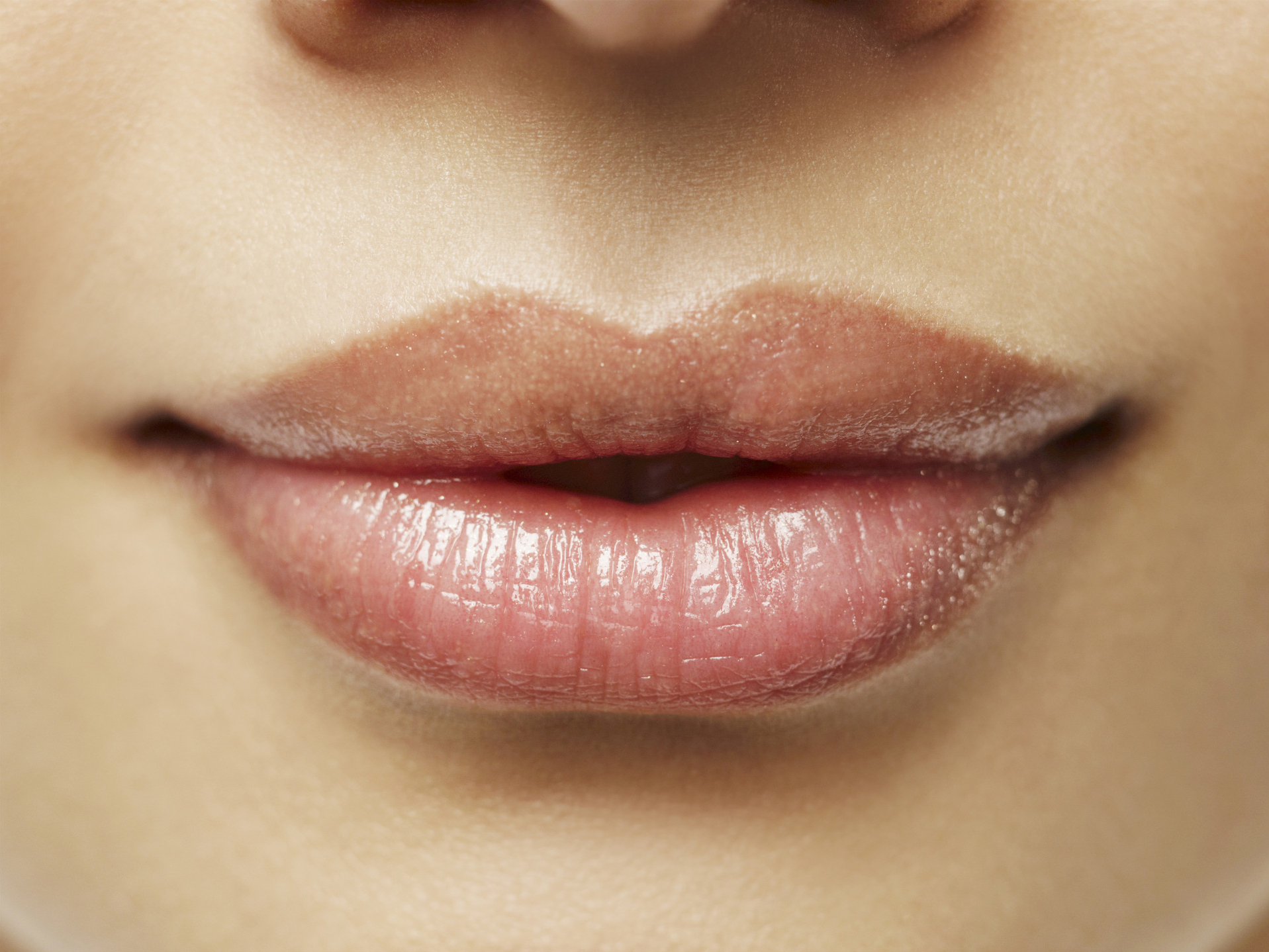 Как увеличить губы?
