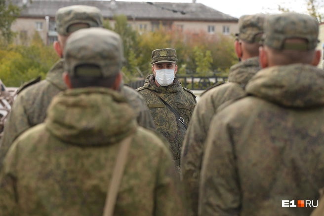 Людям звонят с разных номеров, представляясь всероссийским военкоматом | Источник: Максим Воробьев / E1.RU