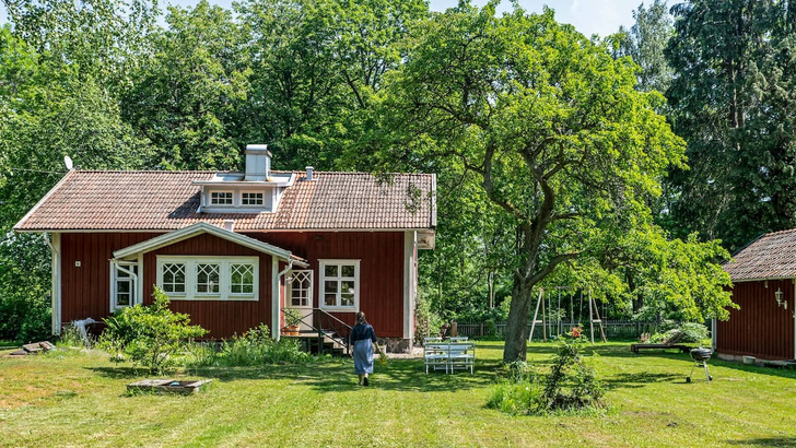 Уютный дом в здании бывшей телефонной станции в Швеции