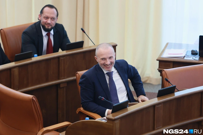 Преемника в администрации губернатора Пономаренко не оставил  | Источник: Мария Ленц / NGS24.RU 
