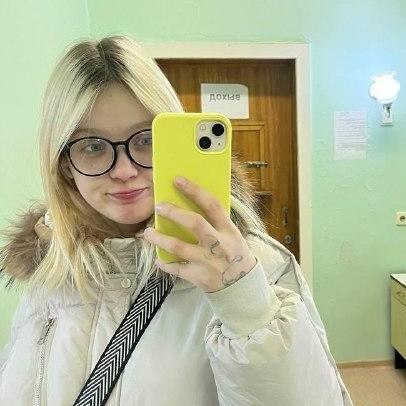 Забеременевшая в 13 лет Даша Суднишникова вышла замуж: фото