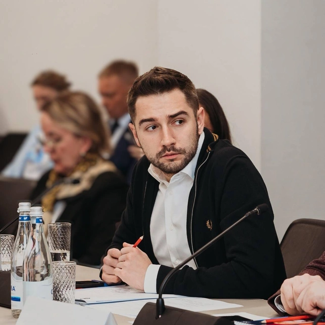 Евгения Журавлева обвиняют в махинациях с зарплатой | Источник: АНО «Институт демографического развития»