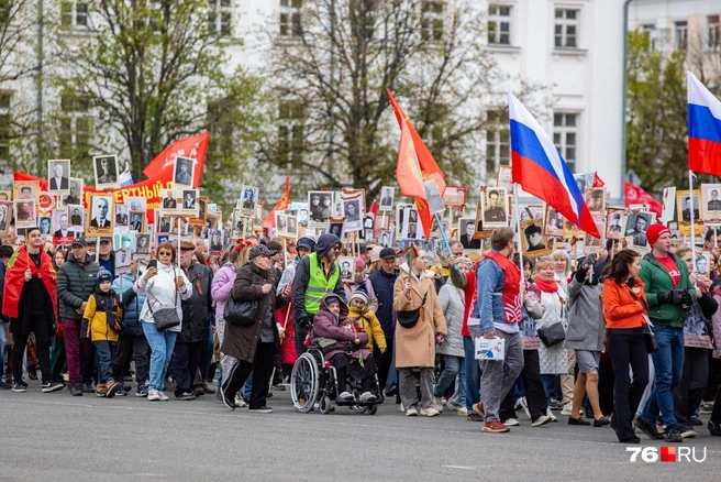В акции приняло участие около 10 тысяч ярославцев | Источник: Кирилл Поверинов / 76.RU